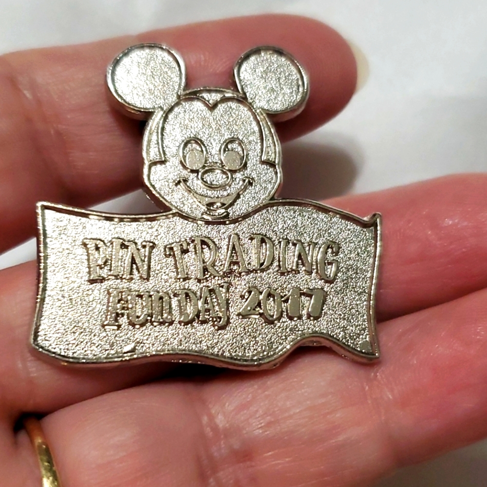 2017 Disney Resort Mickey Trading Pin